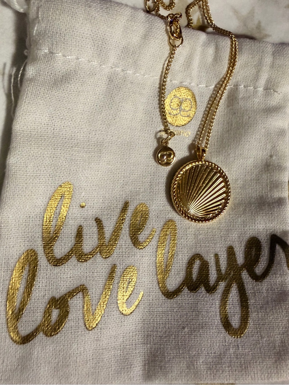 🐚Gorjana Gold Shell Pendant Necklace